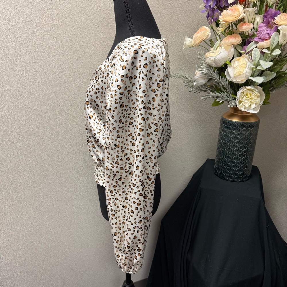 She + Sky Cream Leopard Print Smocked Waist Long Sleeve Blouse L - Picture 2 of 7